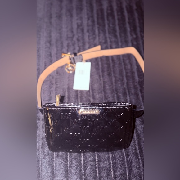 Michael Kors Black Patent Embossed MK Logo Belt Bag with Gold Hardware - Picture 5 of 10